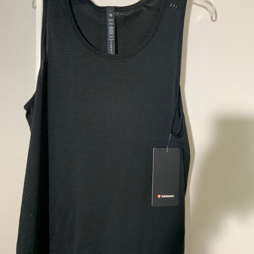 New with tags - Men’s black lululemon shirt (Large)